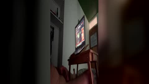 Snapshot of fvmendoza chatting on July 5, 6:53 am fvmendoza online show from July 5, 6:53 am