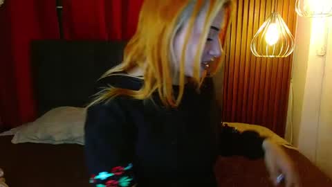 FIRE AND FOX online show from April 4, 7:33 pm