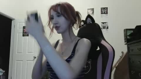 Snapshot of g0ddessluna1800 chatting on May 4, 1:12 am Goddess Luna online show from May 4, 1:12 am