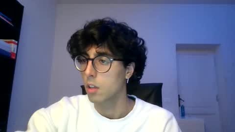 Snapshot of g1ulioo chatting on November 25, 10:21 pm g1ulioo online show from November 25, 10:21 pm