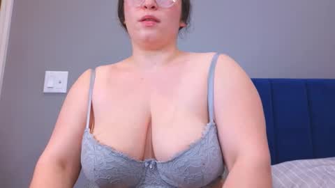 gaaby  online show from March 10, 9:53 pm