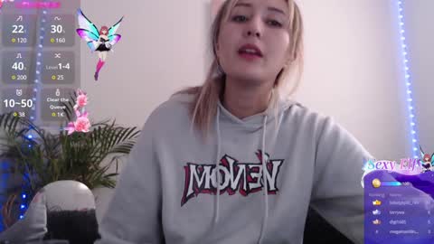 Snapshot of gabb_rioss chatting on December 31, 8:34 pm Gabriela online show from December 31, 8:34 pm