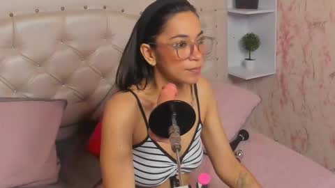 gabbieskinny online show from November 25, 4:18 pm