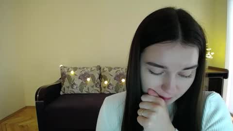 Jaklin online show from January 28, 12:00 pm