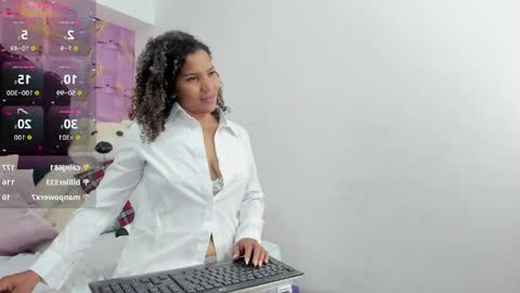 Snapshot of gabby_foox chatting on May 16, 12:18 am Gaby Fox online show from May 16, 12:18 am