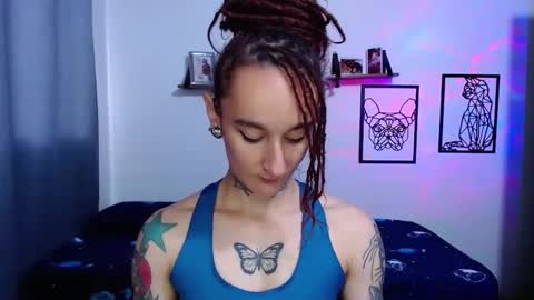 Snapshot of gabby_moon09 chatting on October 8, 12:03 pm gabby_moon09 online show from October 8, 12:03 pm