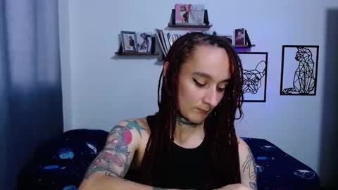 Snapshot of gabby_moon09 chatting on October 28, 5:59 pm gabby_moon09 online show from October 28, 5:59 pm