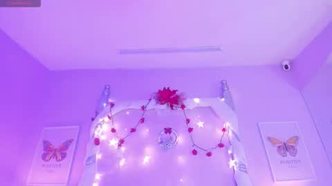 Gabby  online show from December 18, 8:59 pm