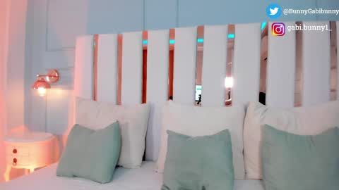 Gabi  online show from April 9, 7:41 pm