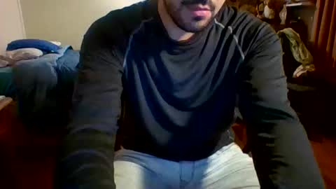 Snapshot of gabriel1839 chatting on March 16, 3:45 am javier online show from March 16, 3:45 am