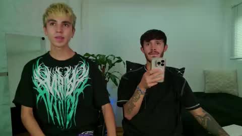 gabriel_and_geronimo online show from March 24, 7:41 pm