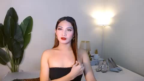 Snapshot of gabriela_deluxe chatting on October 18, 8:15 am gabriela_deluxe online show from October 18, 8:15 am
