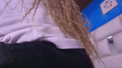 Snapshot of gabriela_leone chatting on January 4, 7:02 pm gabriela online show from January 4, 7:02 pm