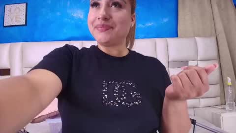 Snapshot of gabriela_leone chatting on February 24, 7:30 pm gabriela online show from February 24, 7:30 pm