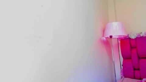 Snapshot of gabrielaa_01 chatting on December 18, 4:39 pm Gaby Im on vacation see you on November 25 online show from December 18, 4:39 pm