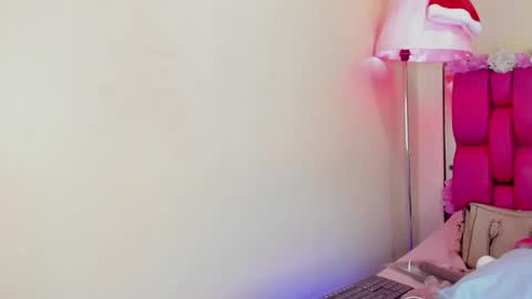 Snapshot of gabrielaa_01 chatting on January 2, 5:50 pm Gaby Im on vacation see you on November 25 online show from January 2, 5:50 pm