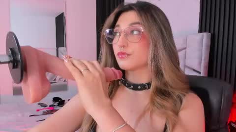 Snapshot of gabrielakassi chatting on July 9, 7:07 pm Gabriela Kassi online show from July 9, 7:07 pm