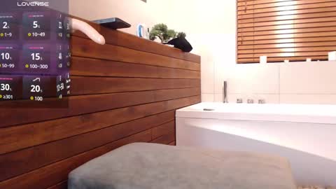 gabriell_ramirez_ online show from February 17, 9:56 am