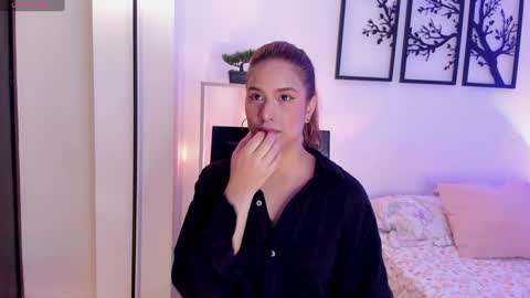 Snapshot of gabriella__tom chatting on January 21, 9:57 pm Gabriella online show from January 21, 9:57 pm