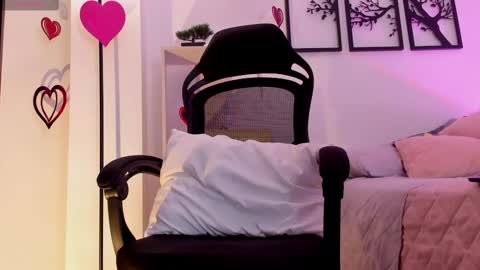 Snapshot of gabriella__tom chatting on February 15, 7:39 pm Gabriella online show from February 15, 7:39 pm