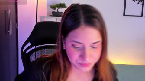 Snapshot of gabriella__tom chatting on September 26, 9:35 am Gabriella online show from September 26, 9:35 am