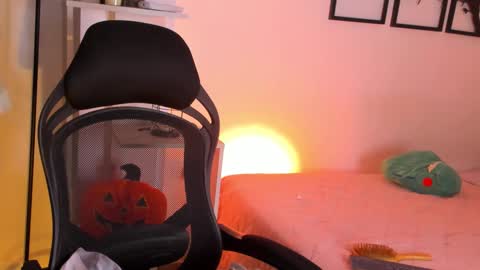 Snapshot of gabriella__tom chatting on October 15, 9:04 pm Gabriella online show from October 15, 9:04 pm