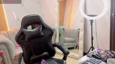 Gabriella online show from April 14, 4:24 pm