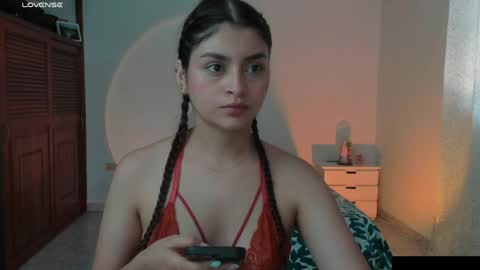 Snapshot of gabriellahoney18 chatting on April 18, 6:01 pm Gabriella online show from April 18, 6:01 pm