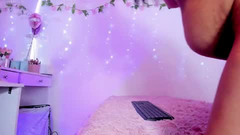   online show from April 10, 3:39 pm