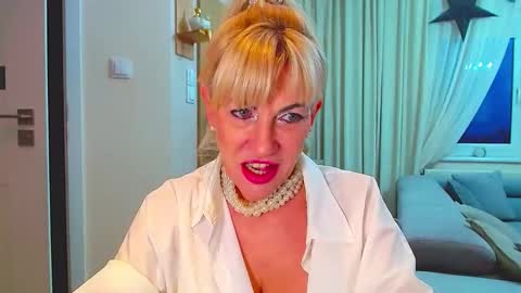 GabrielleMature online show from January 10, 3:25 pm