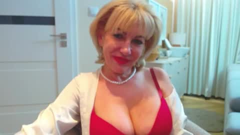 GabrielleMature online show from January 14, 7:19 pm