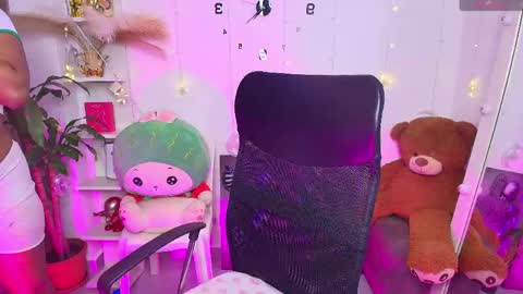Snapshot of gaby_dams9 chatting on May 15, 9:38 am GABY online show from May 15, 9:38 am