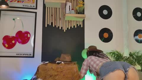 Snapshot of gaby_mason chatting on December 21, 12:18 am Gaby online show from December 21, 12:18 am