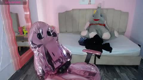 Snapshot of gaby_s1 chatting on February 12, 7:23 am Gaby  online show from February 12, 7:23 am