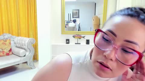 Snapshot of gaby_trent chatting on December 16, 6:16 pm gabriela online show from December 16, 6:16 pm