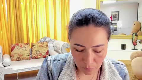 Snapshot of gaby_trent chatting on December 24, 3:05 pm gabriela online show from December 24, 3:05 pm