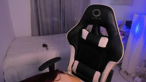 Snapshot of gaby_yummy chatting on June 1, 7:26 pm Gabriela online show from June 1, 7:26 pm