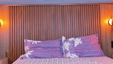 GabyEvans online show from April 18, 9:15 pm