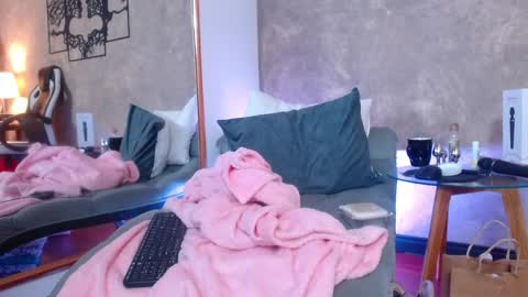 Snapshot of gabypetit chatting on December 28, 3:37 pm Gaby online show from December 28, 3:37 pm