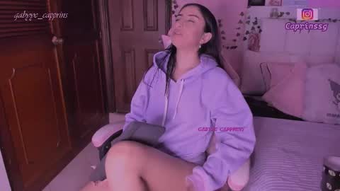 gabyye capprins online show from February 21, 12:44 am