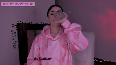 gabyye capprins online show from March 19, 12:25 am