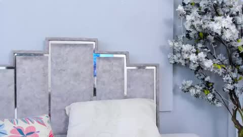 gabyyjones online show from March 12, 11:31 am