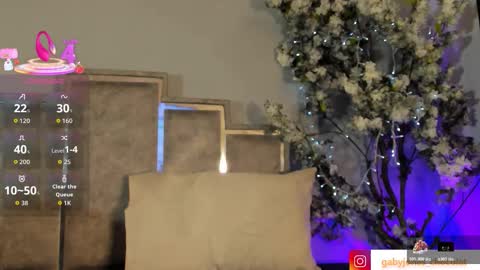 gabyyjones online show from December 3, 11:41 am