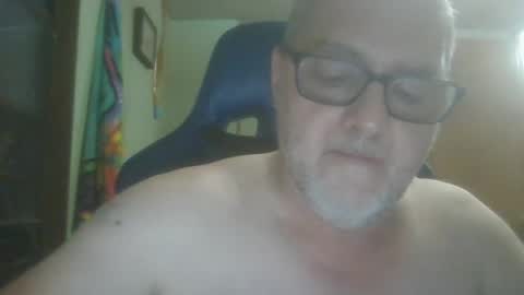 Snapshot of gadude45 chatting on October 8, 11:13 pm gadude45 online show from October 8, 11:13 pm