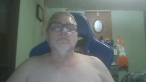 Snapshot of gadude45 chatting on October 24, 3:03 am gadude45 online show from October 24, 3:03 am