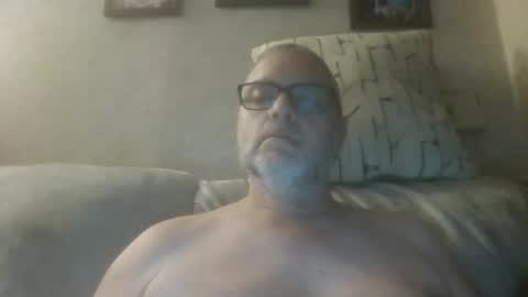 Snapshot of gadude45 chatting on November 30, 1:31 am gadude45 online show from November 30, 1:31 am