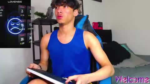 gael_jones online show from December 1, 2:05 am