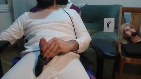 Snapshot of gag0nmyc0ck chatting on January 24, 2:49 am your master online show from January 24, 2:49 am