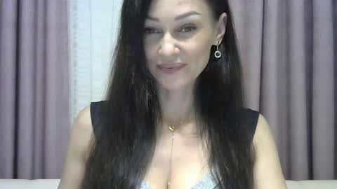 Snapshot of galaxy_33 chatting on October 9, 3:43 pm galaxy_33 online show from October 9, 3:43 pm