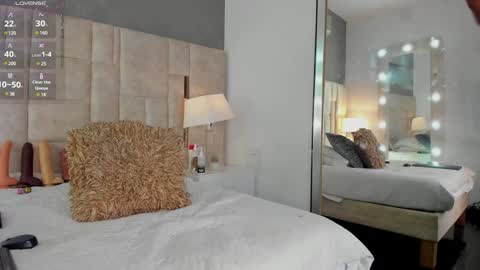  Gale  online show from December 3, 11:24 pm